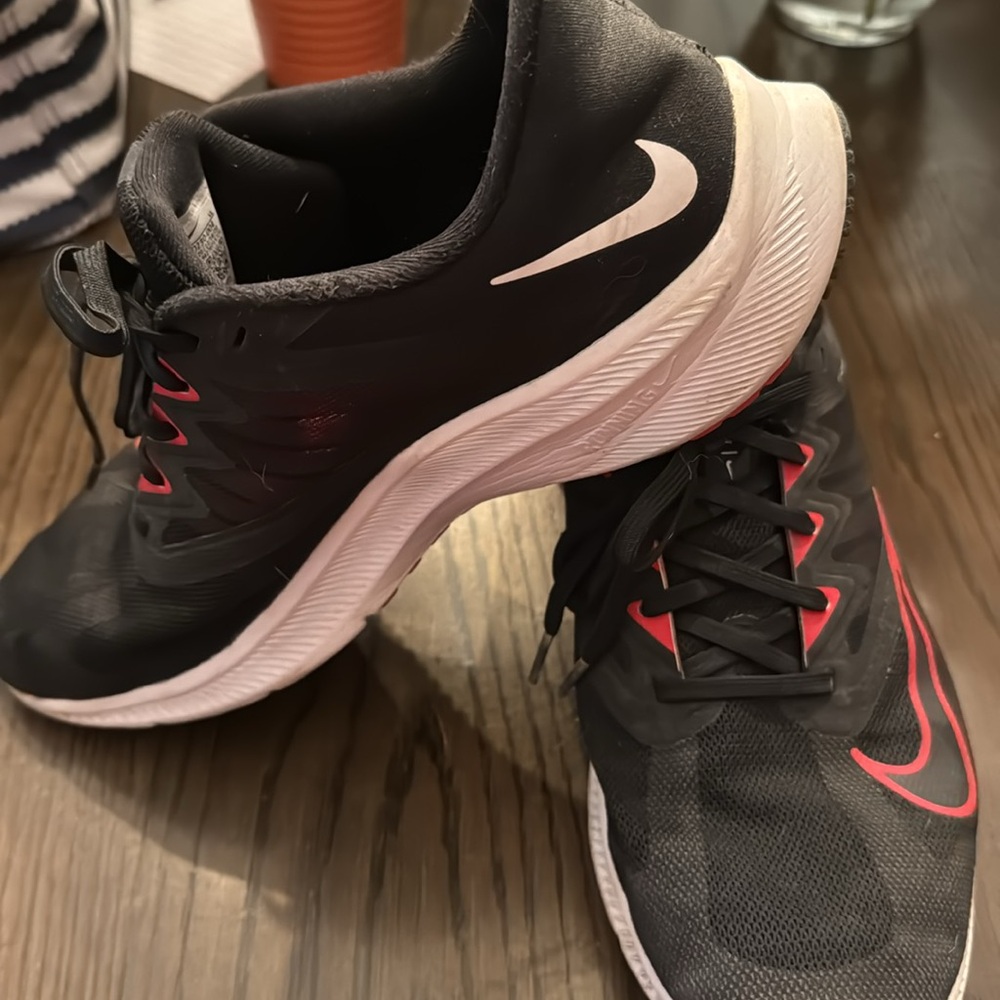 Nike Shoes - Picture 3 of 3